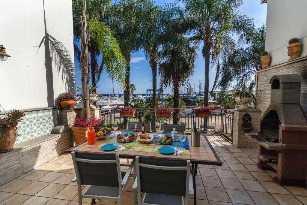 Casa Delle Zammare Fronte Mare Centro Storico Villa Рипосто Екстериор снимка