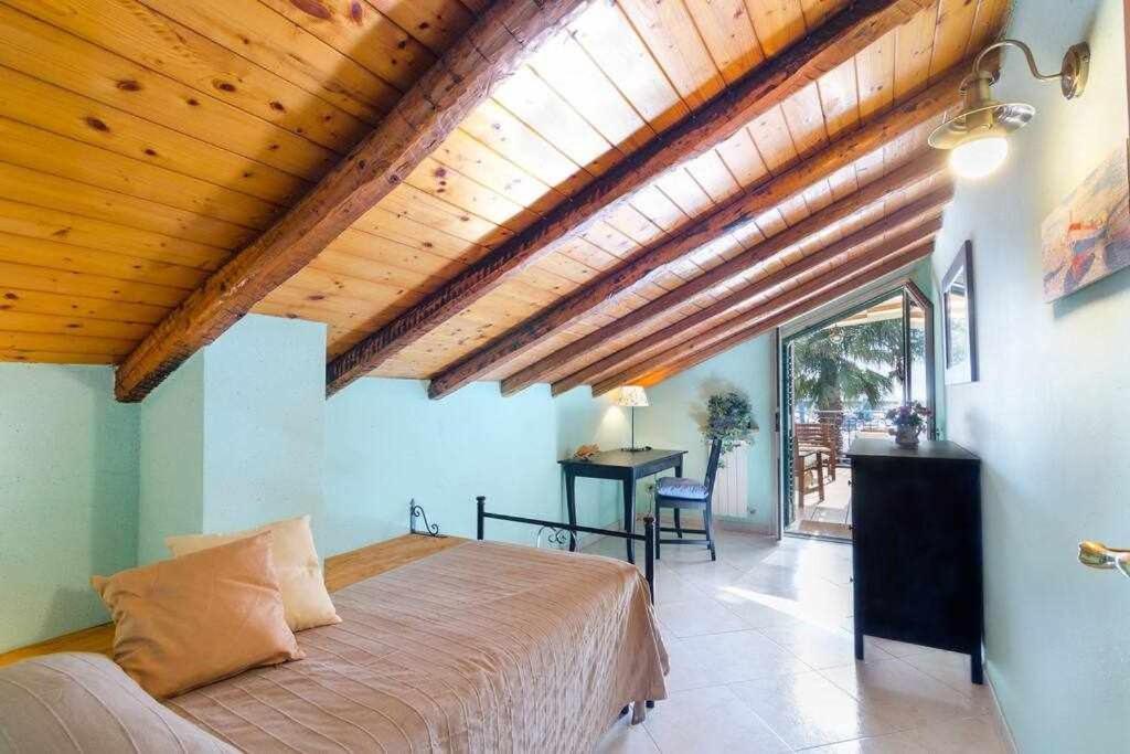 Casa Delle Zammare Fronte Mare Centro Storico Villa Рипосто Екстериор снимка